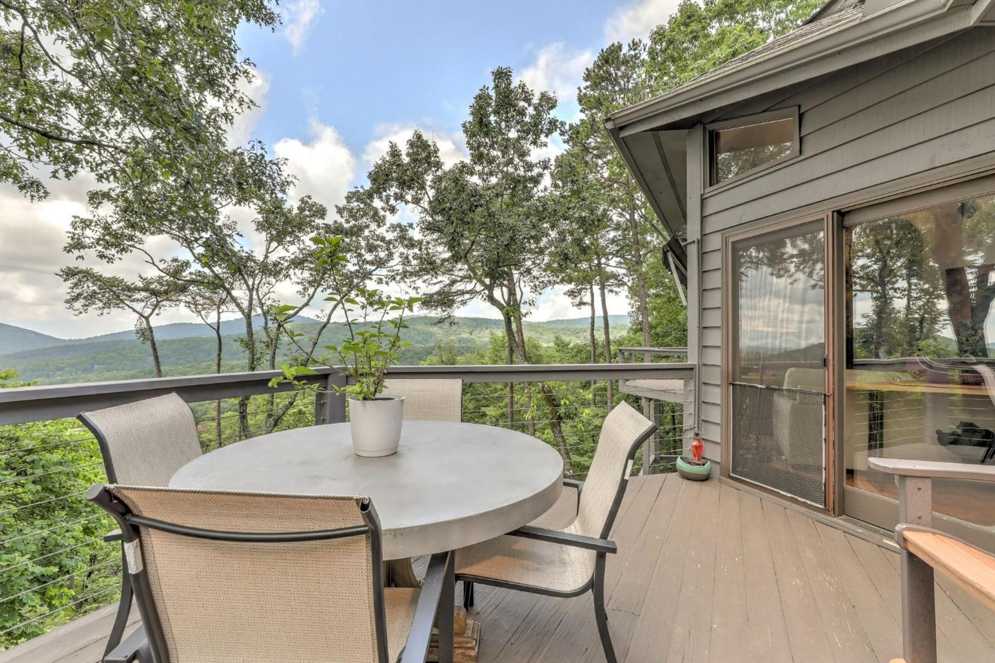 Falken Haus - Relax In Seclusion With Panoramic Lake Views Jasper Exterior foto