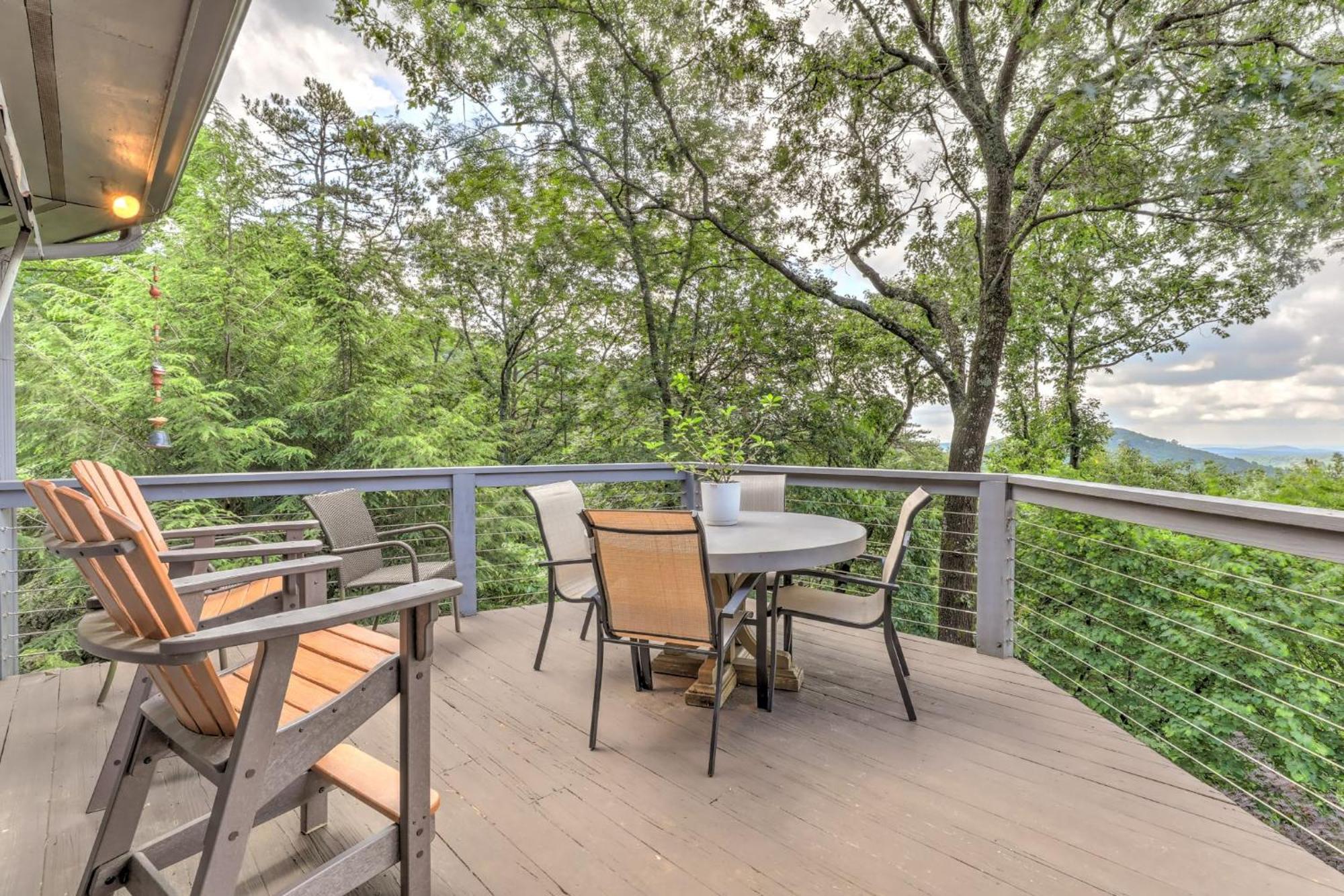 Falken Haus - Relax In Seclusion With Panoramic Lake Views Jasper Exterior foto