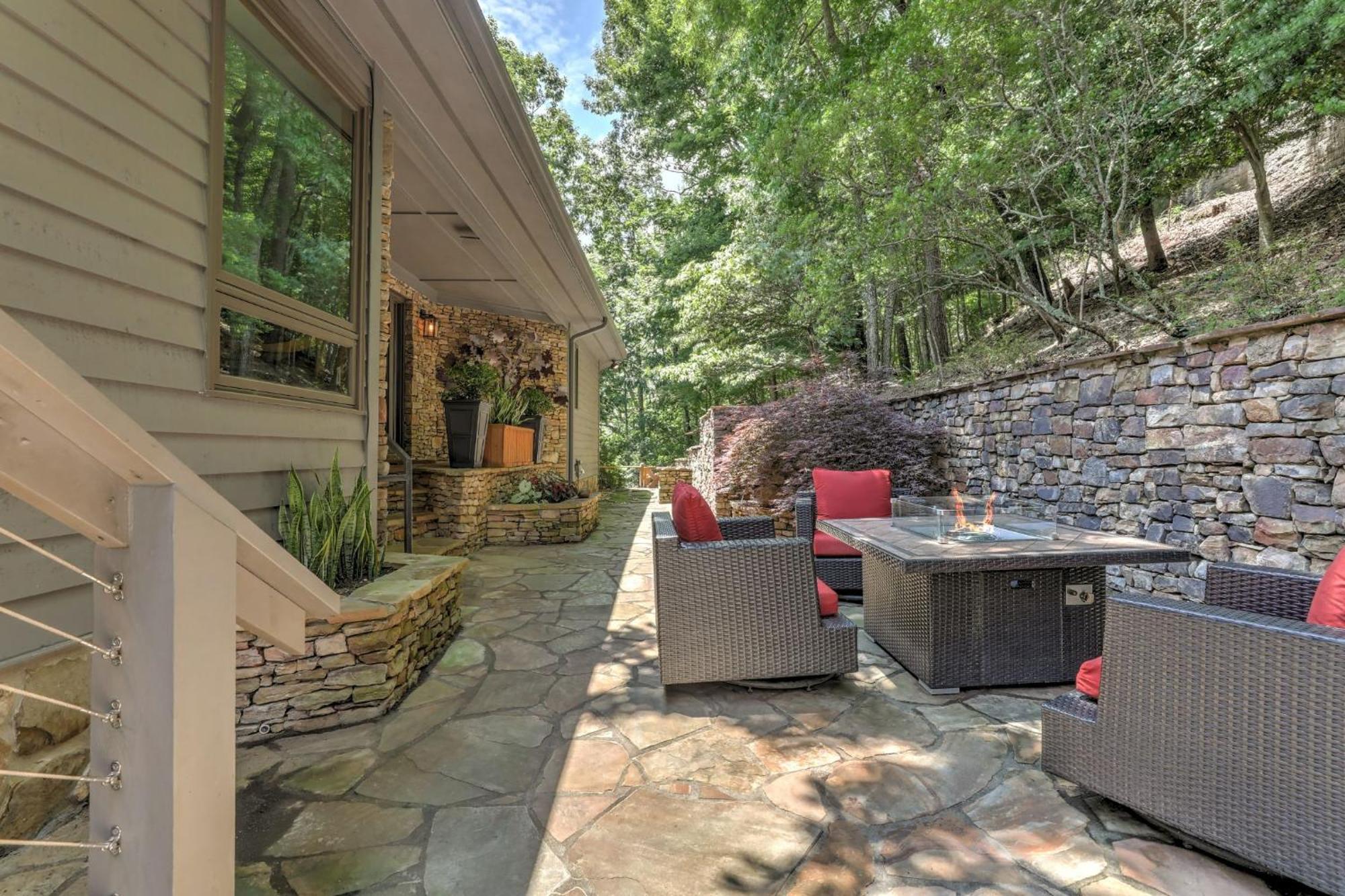 Falken Haus - Relax In Seclusion With Panoramic Lake Views Jasper Exterior foto