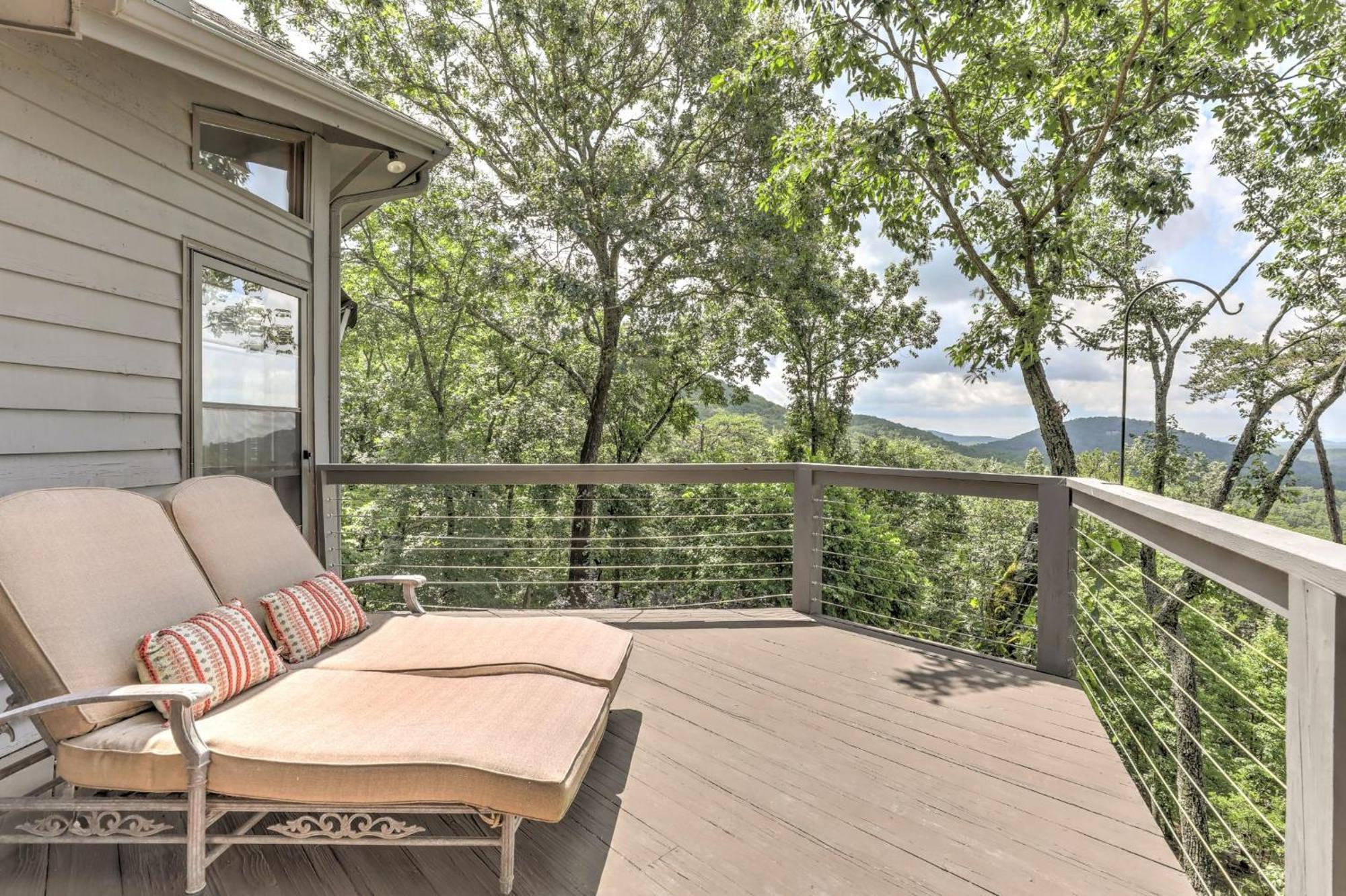 Falken Haus - Relax In Seclusion With Panoramic Lake Views Jasper Exterior foto