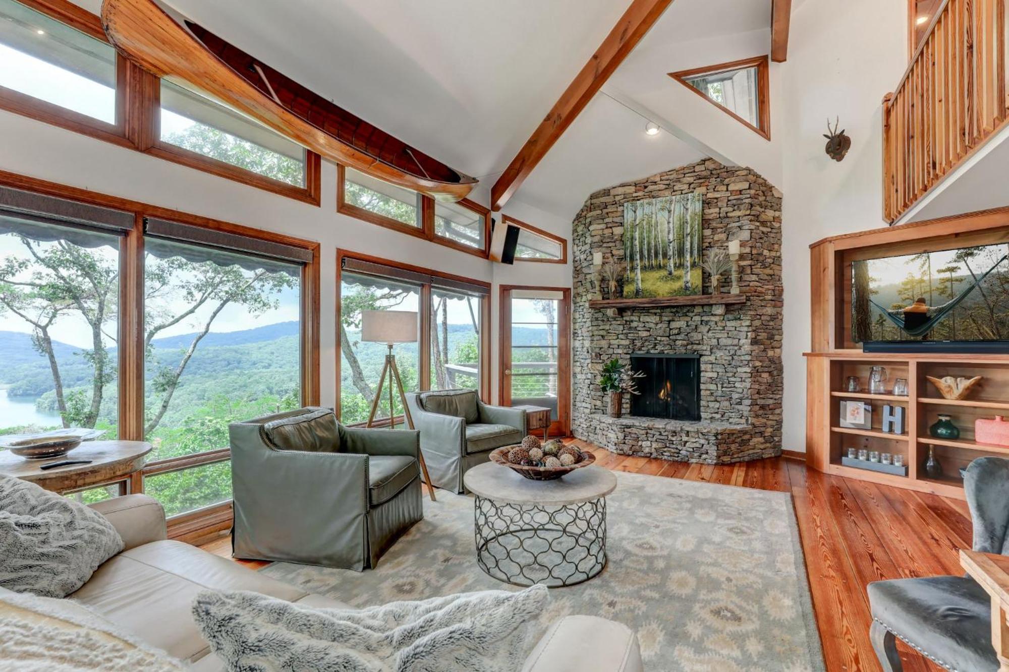 Falken Haus - Relax In Seclusion With Panoramic Lake Views Jasper Exterior foto